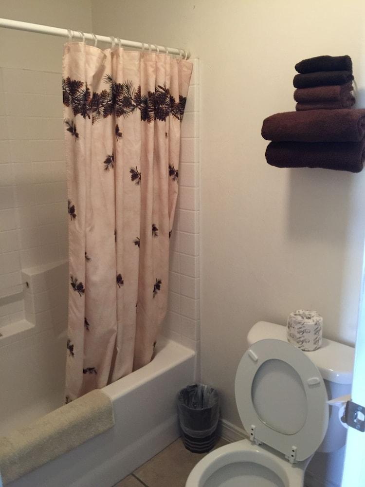 Rustic Inn Motel photo 83