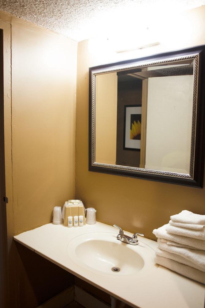 Arrowhead Inn photo 16