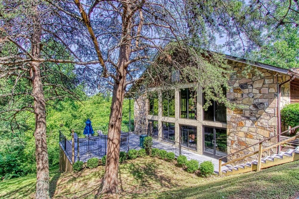 Pinecrest Hotel B photo 23