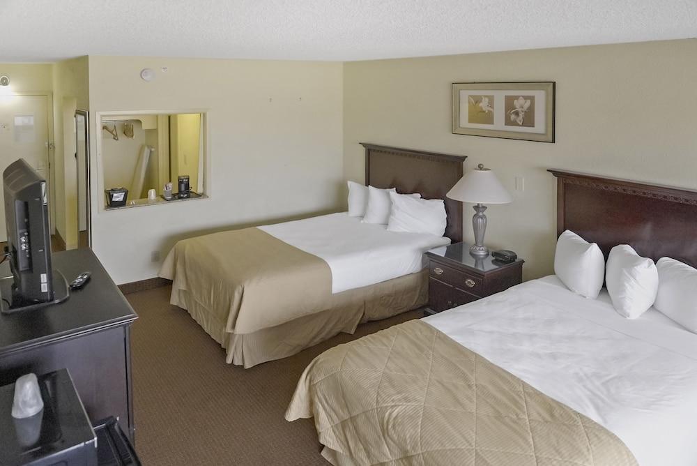 Economy Hotel Plus Wichita photo 11