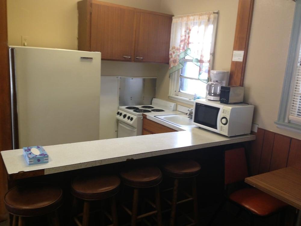 Jamestown Motel photo 14