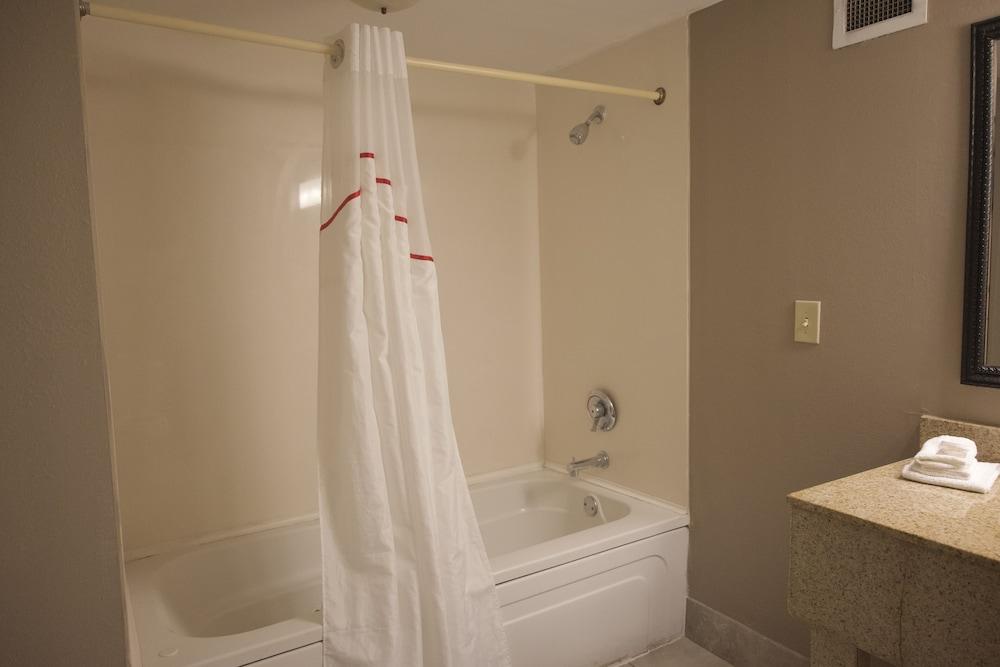 Red Roof Inn Savannah North I-95 – Port Wentworth photo 10