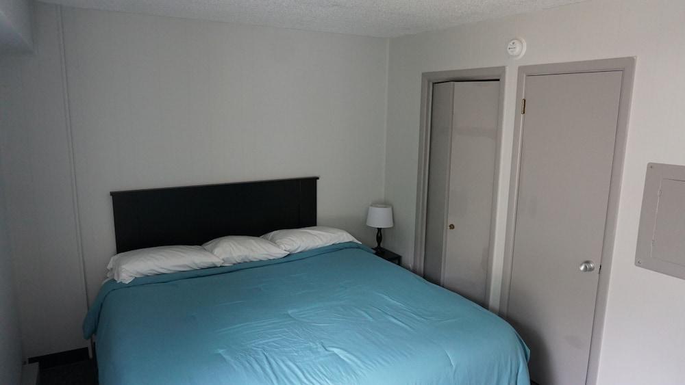 Windjammer Motor Inn photo 9