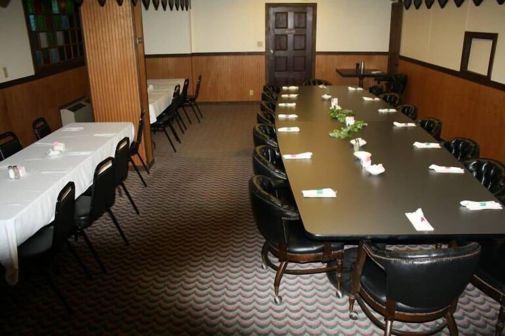 The Holiday Motel & Restaurant — hotel in Olney