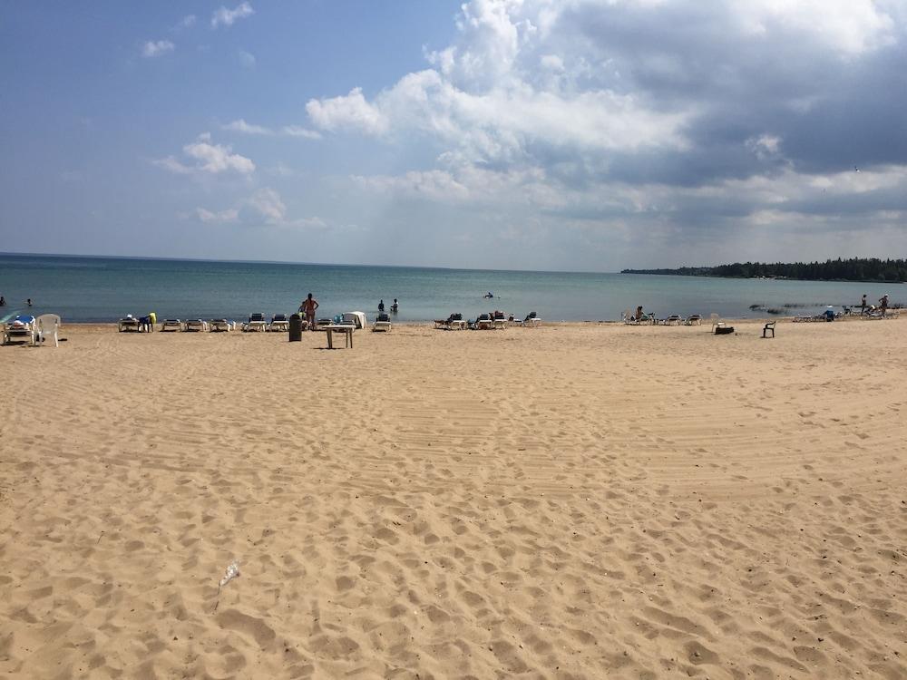 Fairview Beachfront Inn photo 14