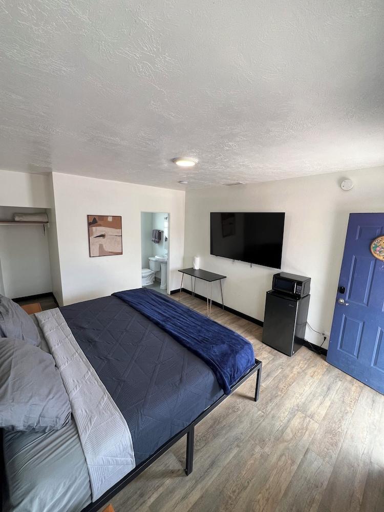 Mac's Motel photo 15