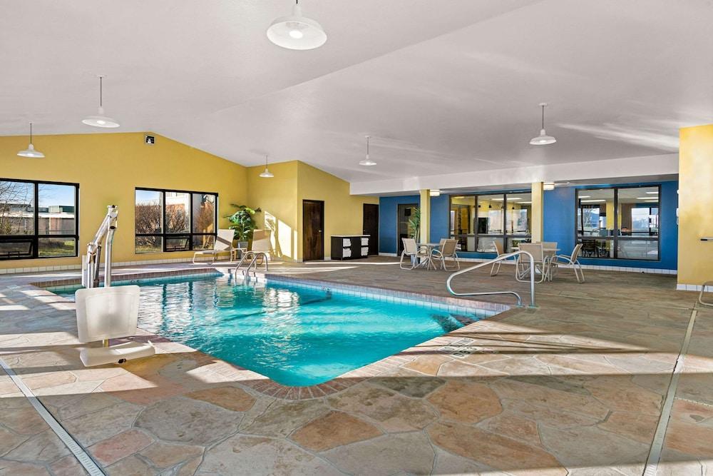 Quality Inn Warrensburg photo 24