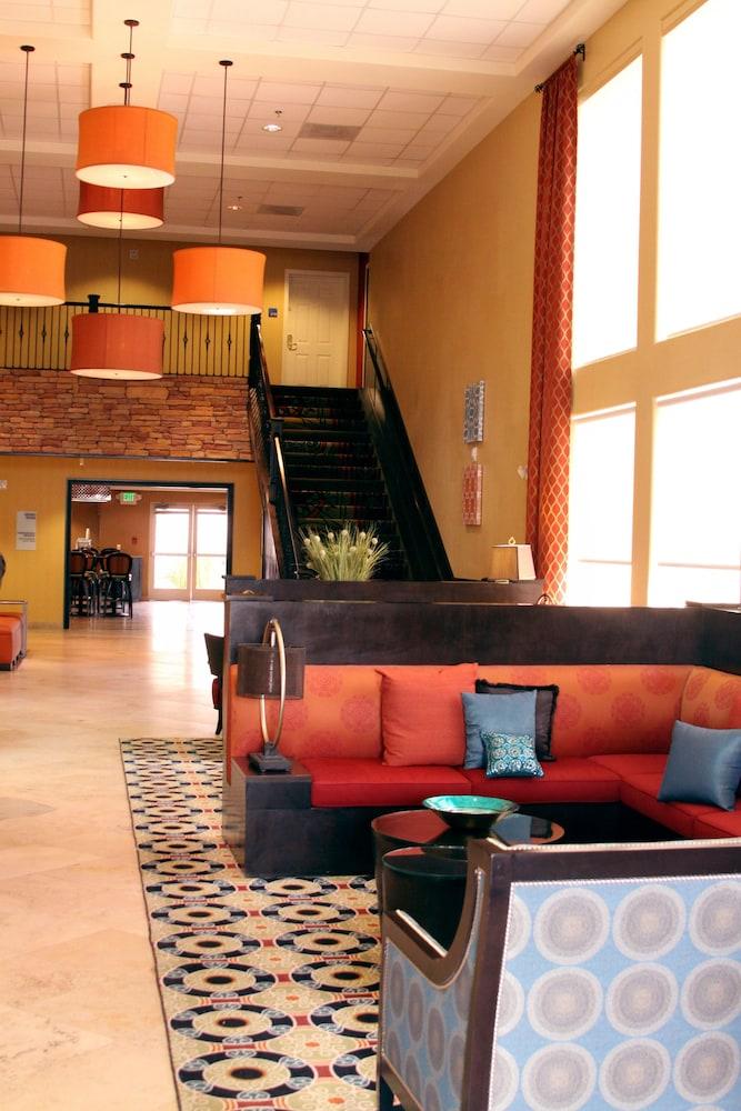 Hampton Inn & Suites by Hilton Mesquite photo 2