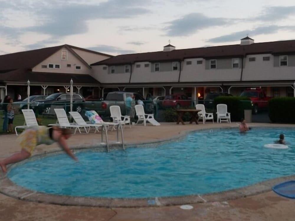 Cherry Lane Motor Inn photo 13