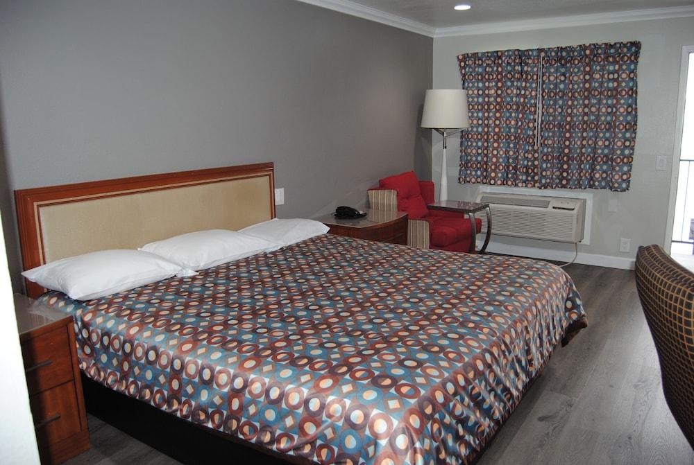 La Puente Inn photo 35