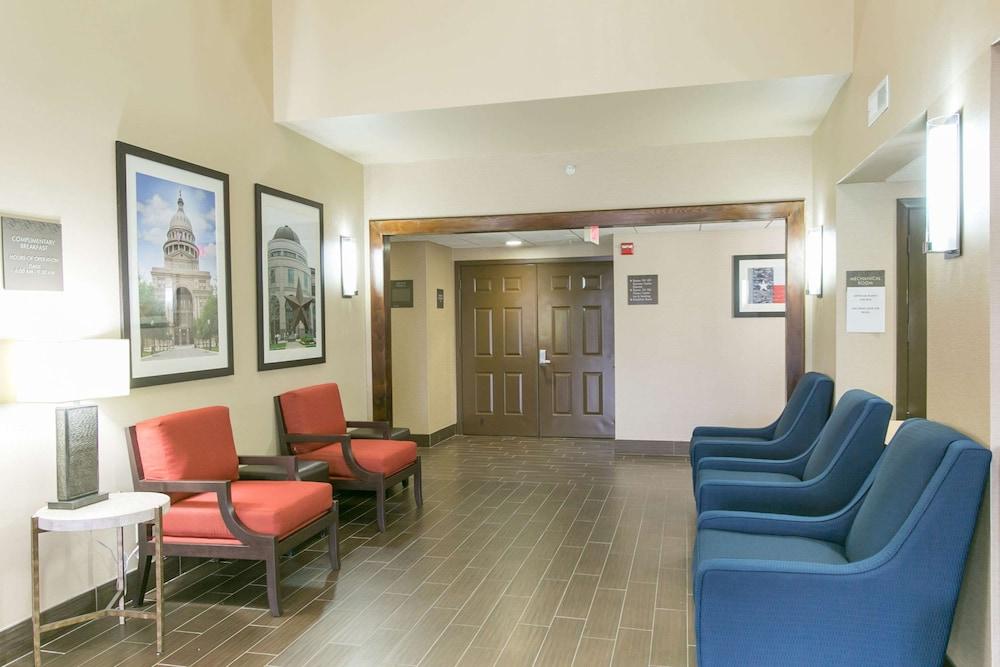 Comfort Suites Austin NW Lakeline photo 33