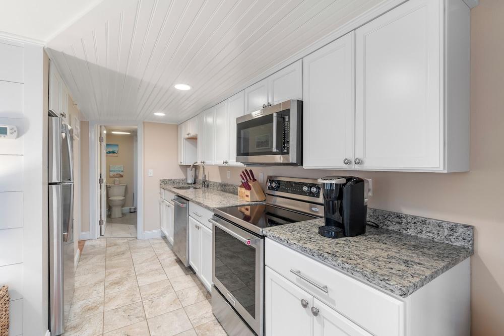 Guest House Suites photo 40