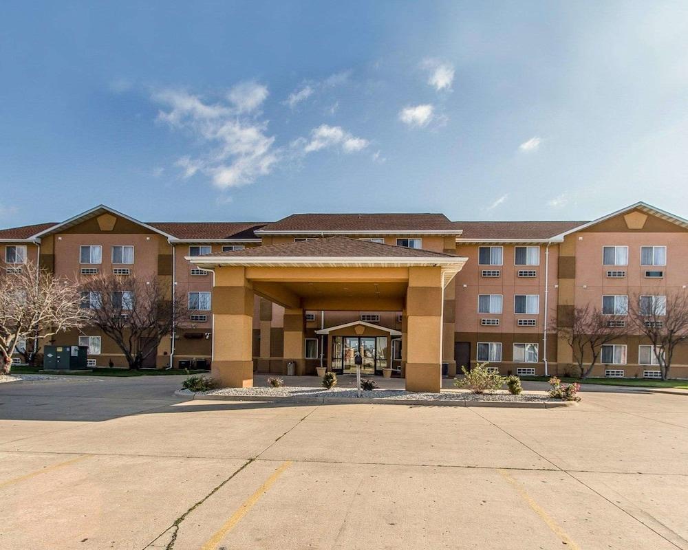 Quality Inn & Suites Mount Pleasant photo 33