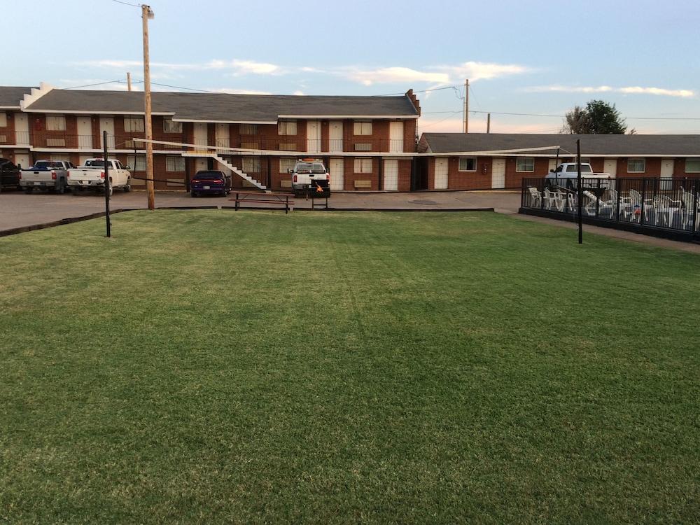Holiday Motel photo 14