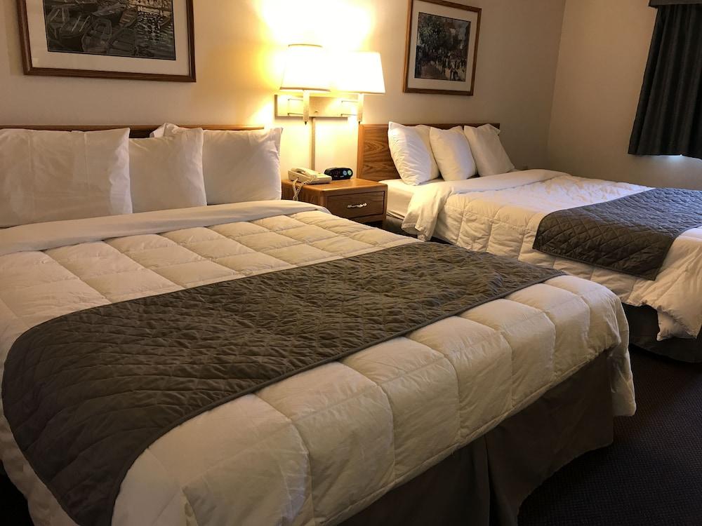FairBridge Inn & Suites in Thorp, WI photo 4