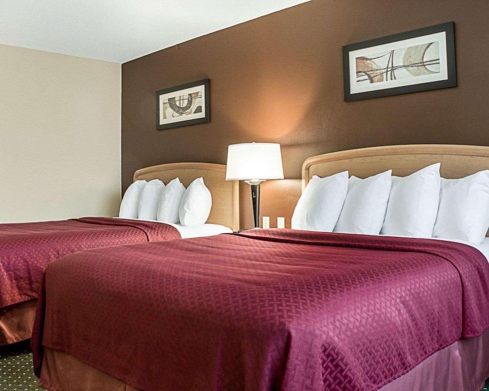Travelodge by Wyndham Fargo West Acres photo 6