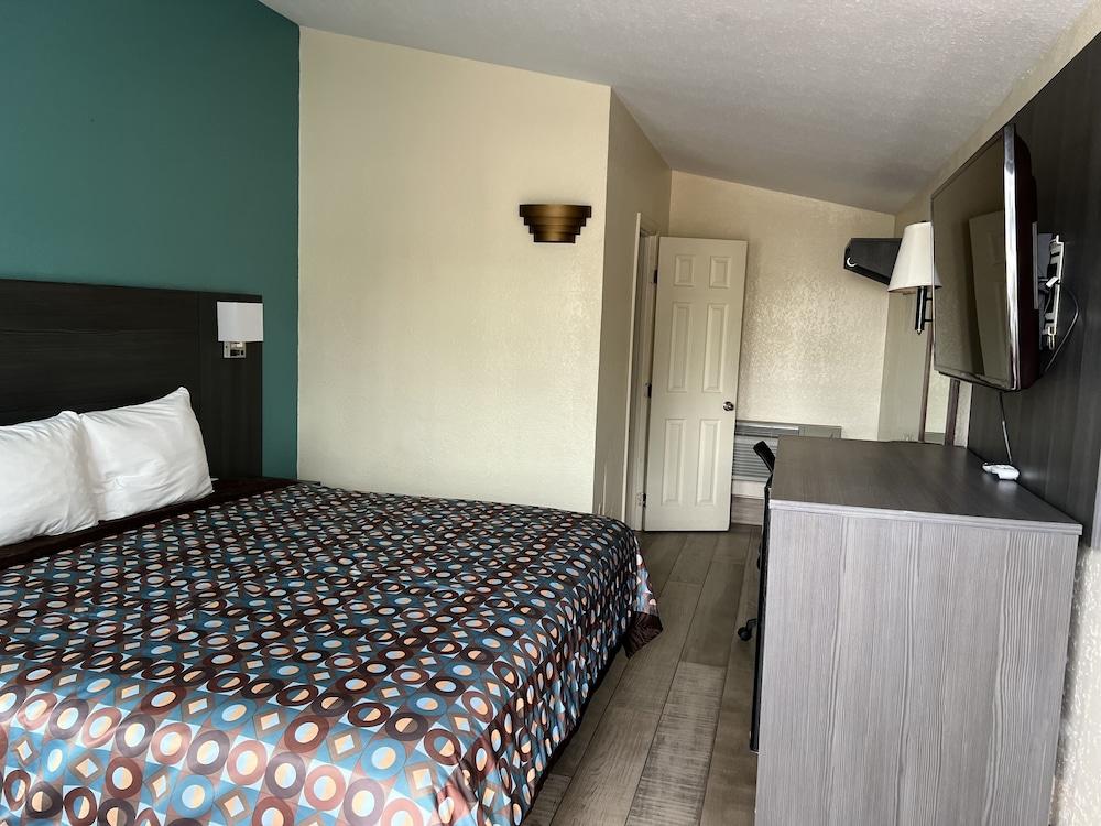 Budget Inn - Ft Myers photo 7