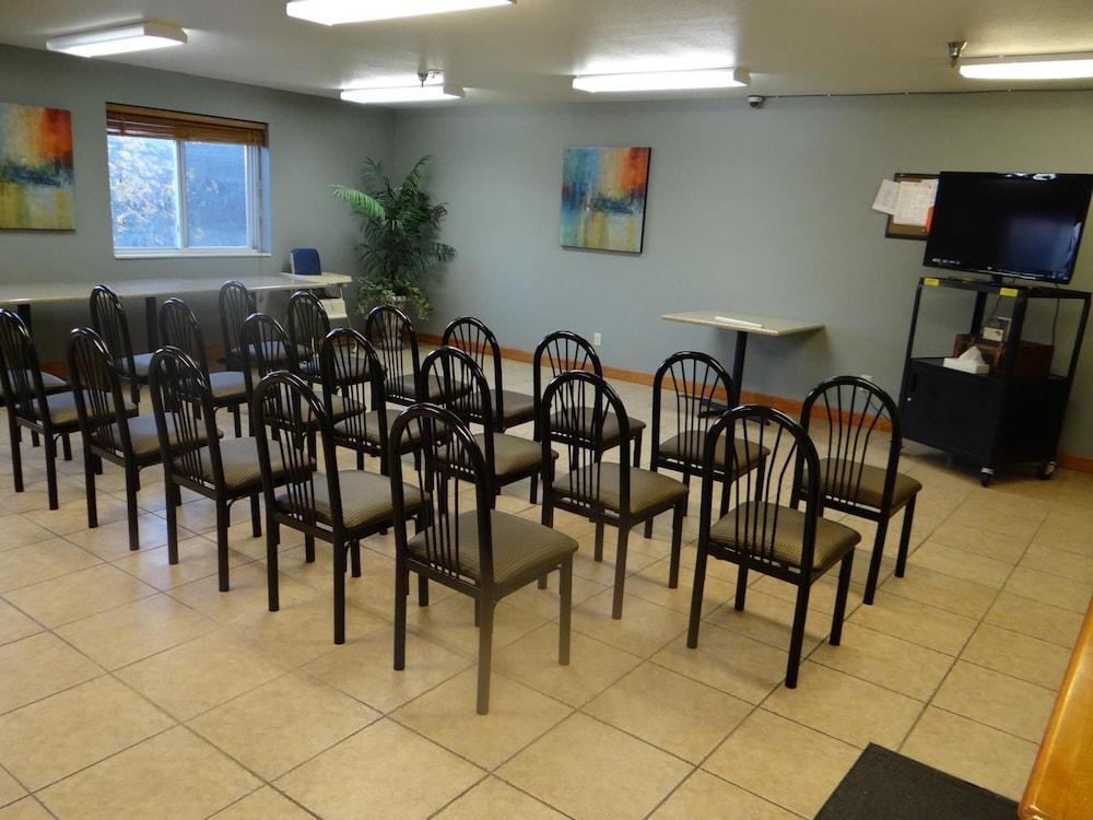 Rock Creek Hotel photo 29