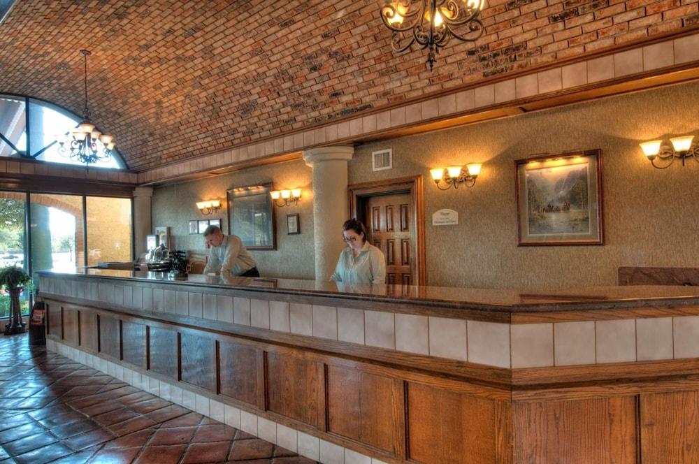 MCM Elegante Suites Abilene photo 4