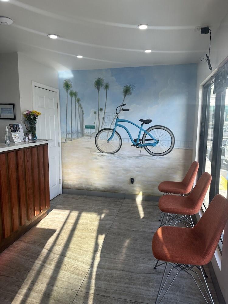 Super 8 by Wyndham Oceanside Downtown photo 55