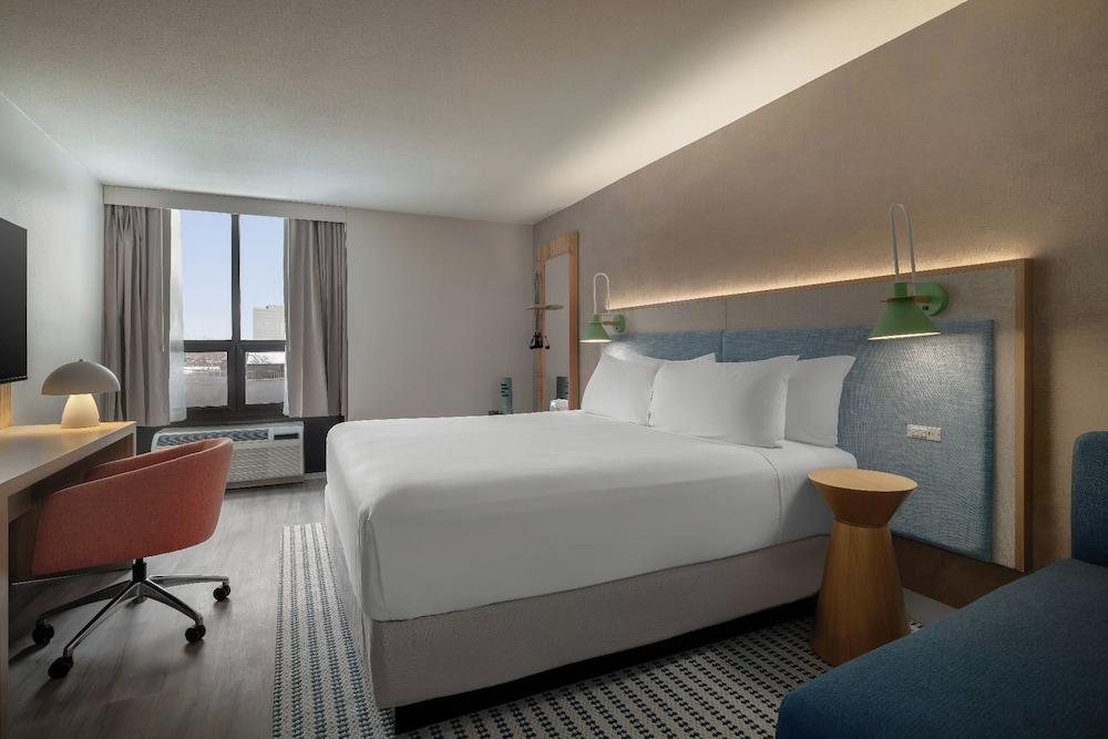 EVEN Hotel Detroit North - Troy photo 17