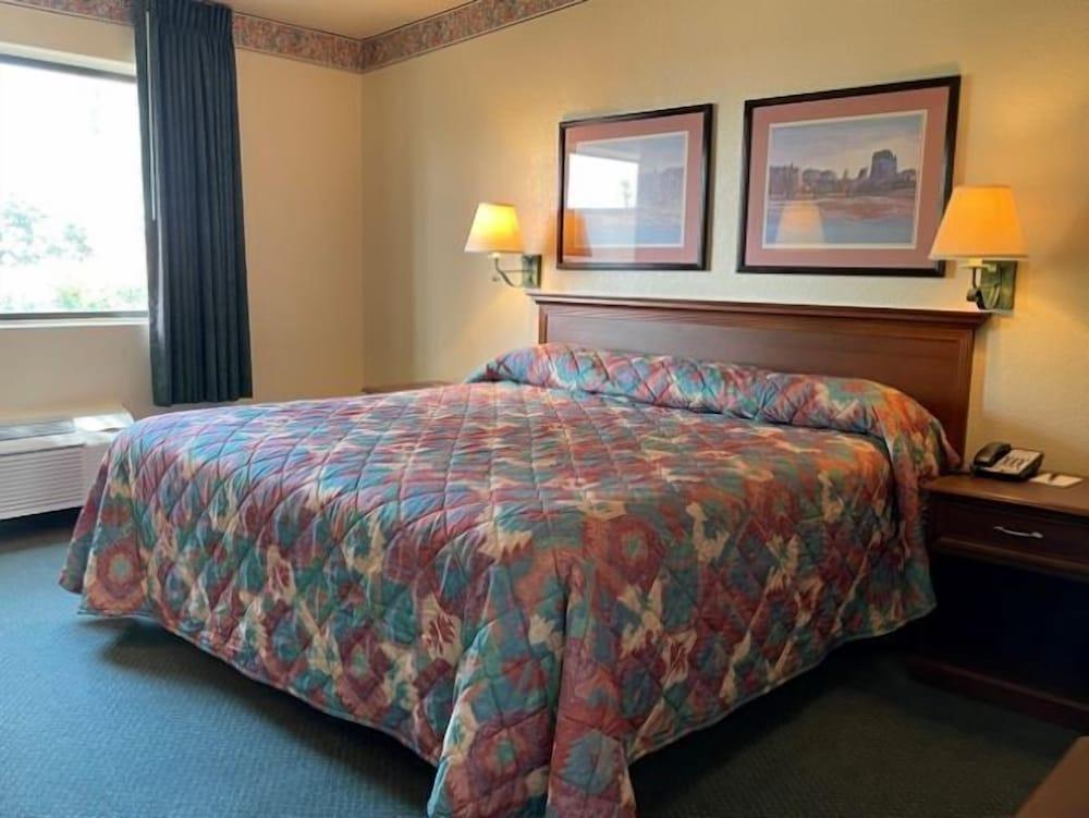 Voyager Resort Inn photo 2