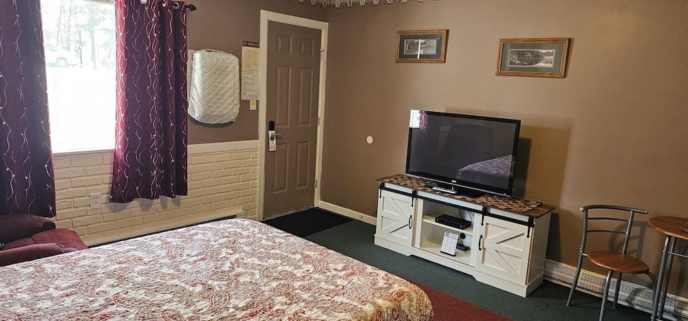River Country Motor Lodge photo 61
