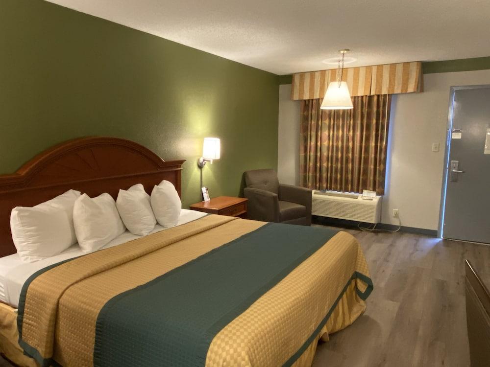Cabarrus Inn photo 7