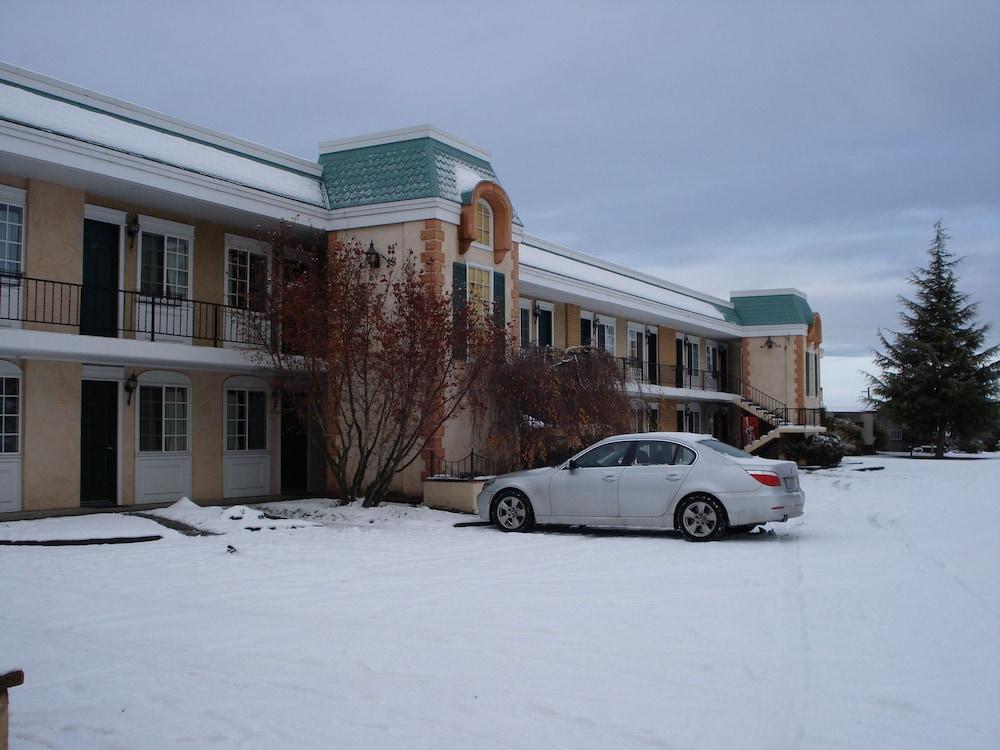 Sequim West Inn photo 29