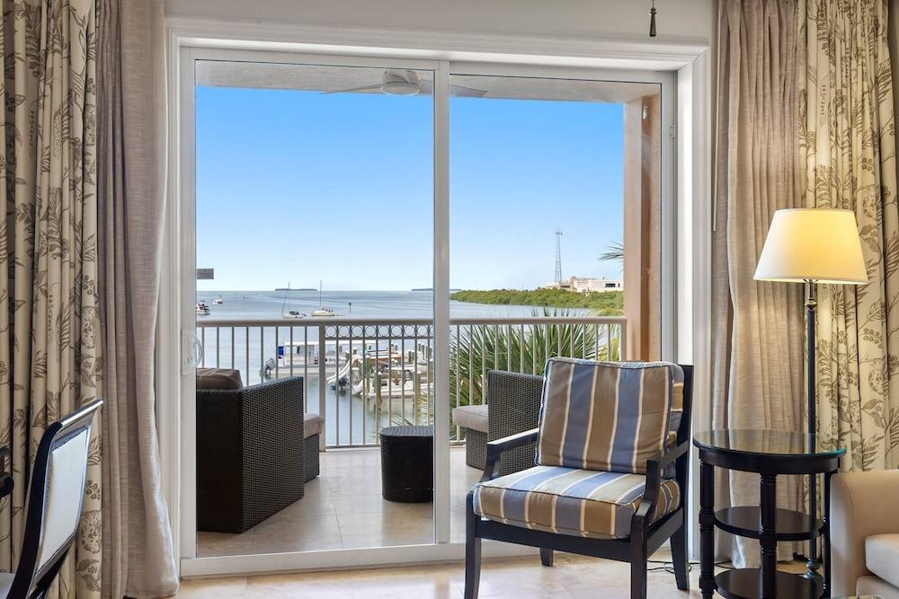 Ocean Front 3BR Presidential Suite photo 4