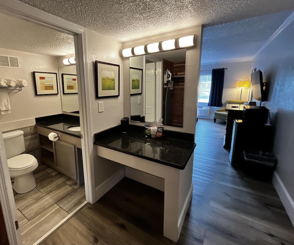 At Home Inn & Suites photo 47