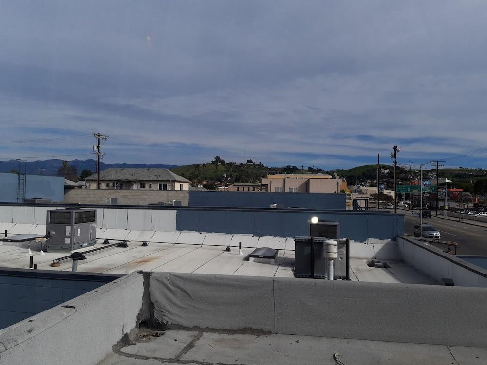 Pads on Pasadena Ave photo 23