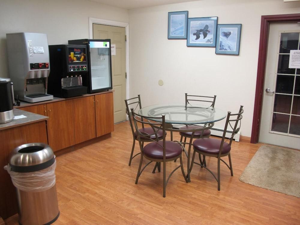 Microtel Inn & Suites by Wyndham Eagle River/Anchorage Area photo 27