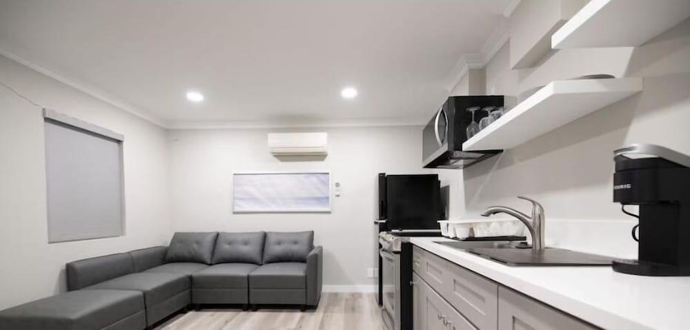 Omeo Suites photo 16