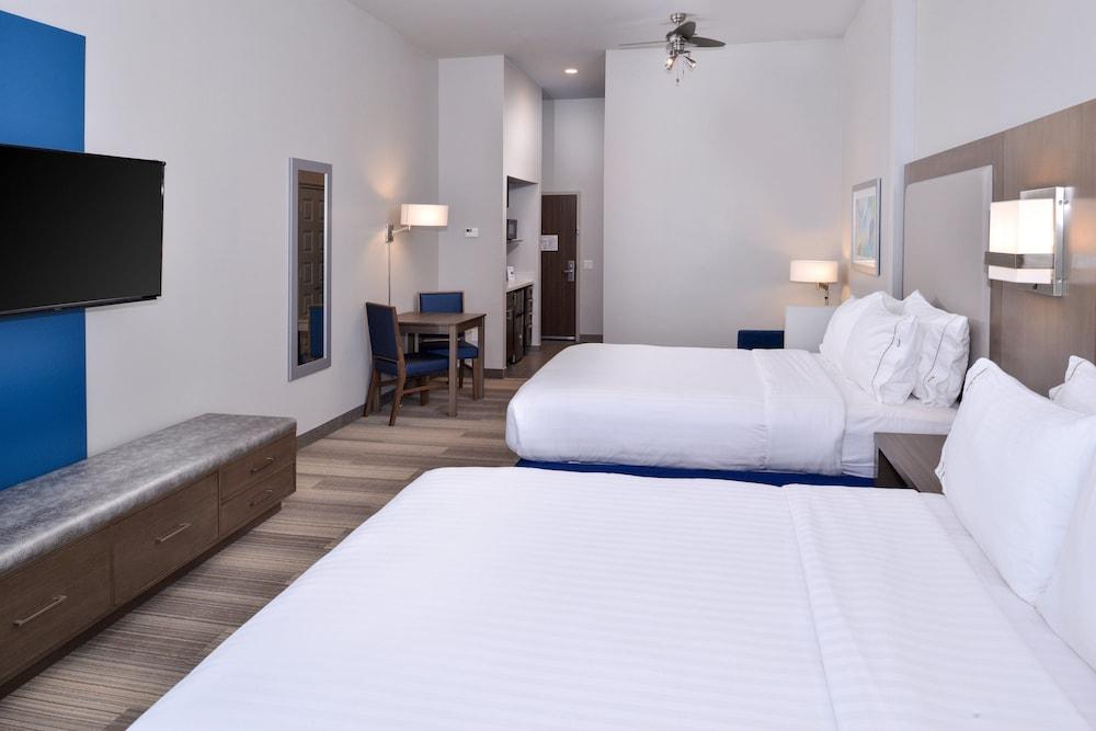 Holiday Inn Express & Suites Houston E - Pasadena by IHG photo 2
