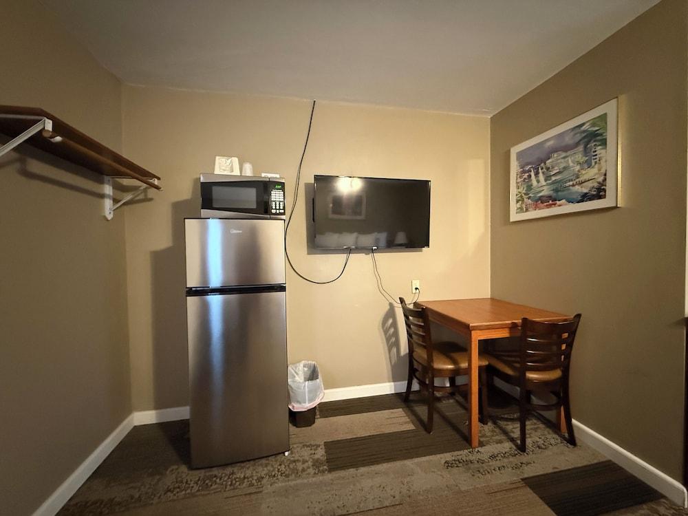 Lighthouse Inn photo 3