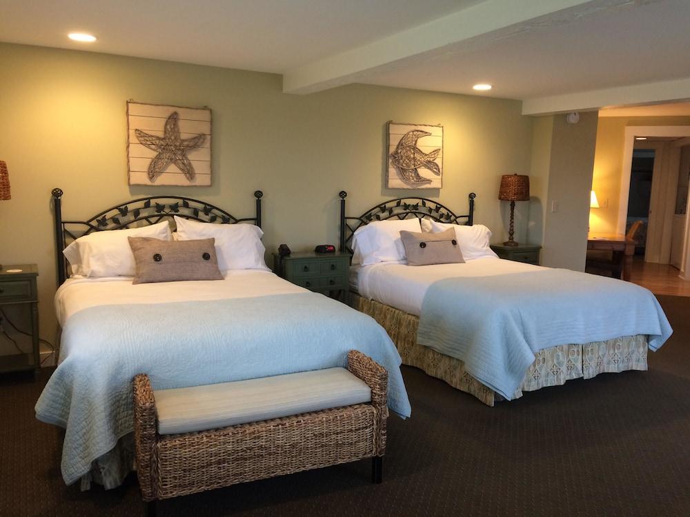 Glen Cove Inn & Suites photo 13