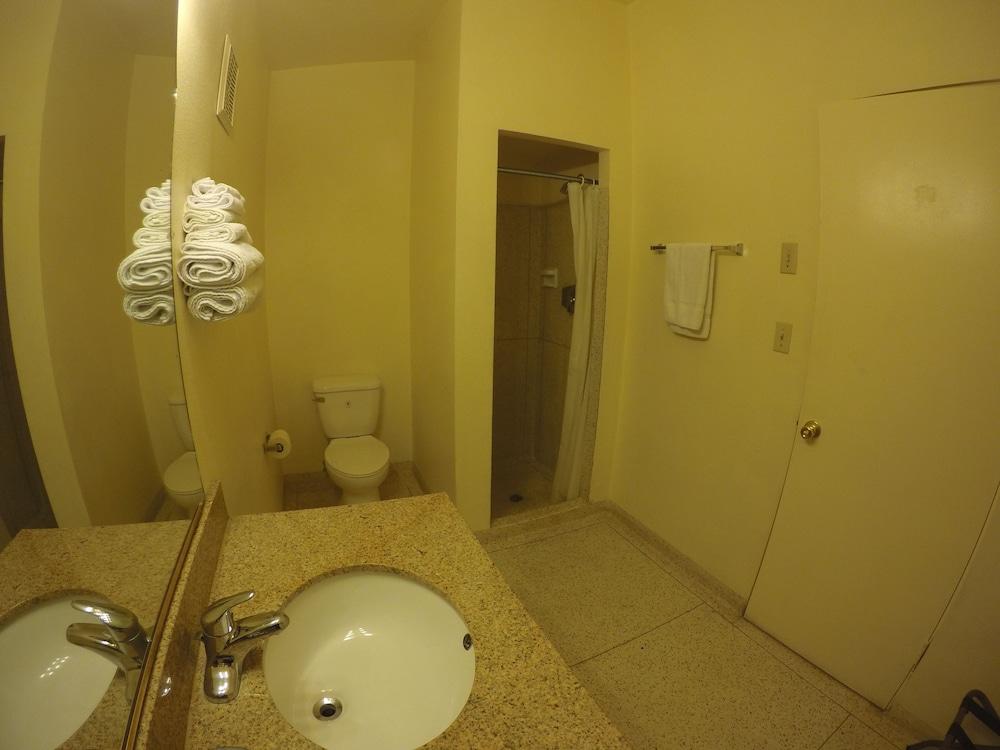 Indio Holiday Motel photo 31