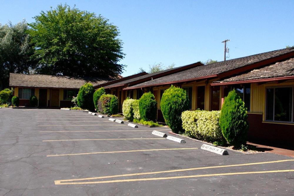 Melody Ranch Motel photo 47