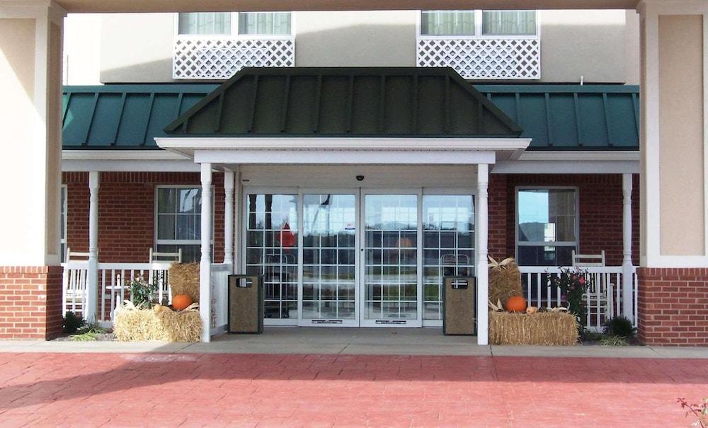 Country Inn & Suites by Radisson, Effingham, IL photo 17