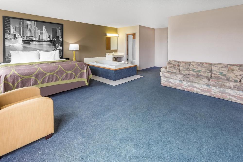 Super 8 by Wyndham Hebron Lowell Area photo 5