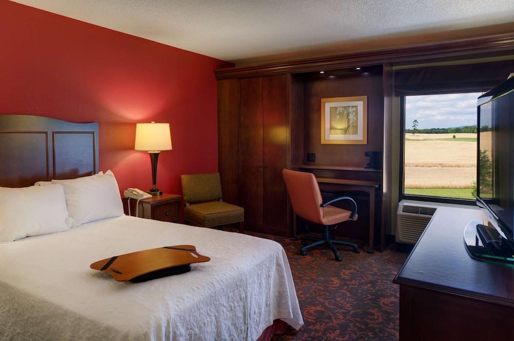 Hampton Inn Chambersburg photo 17
