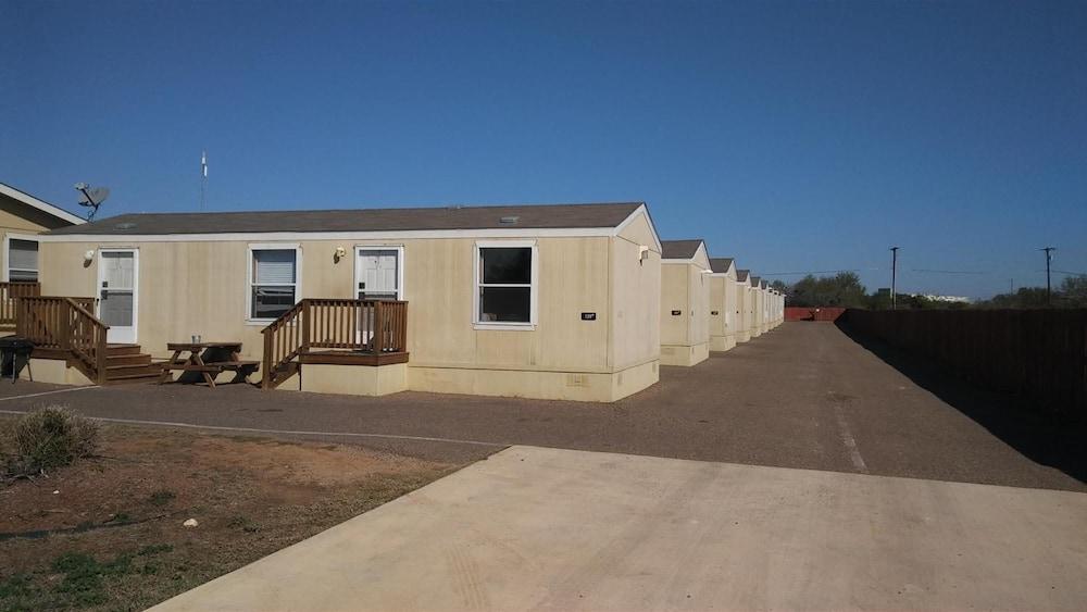 Cotulla Homes photo 12