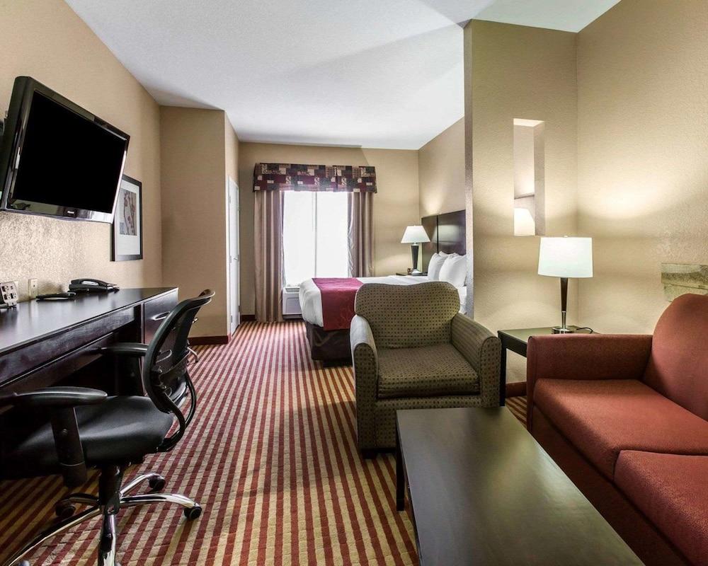 Comfort Suites Waycross photo 16