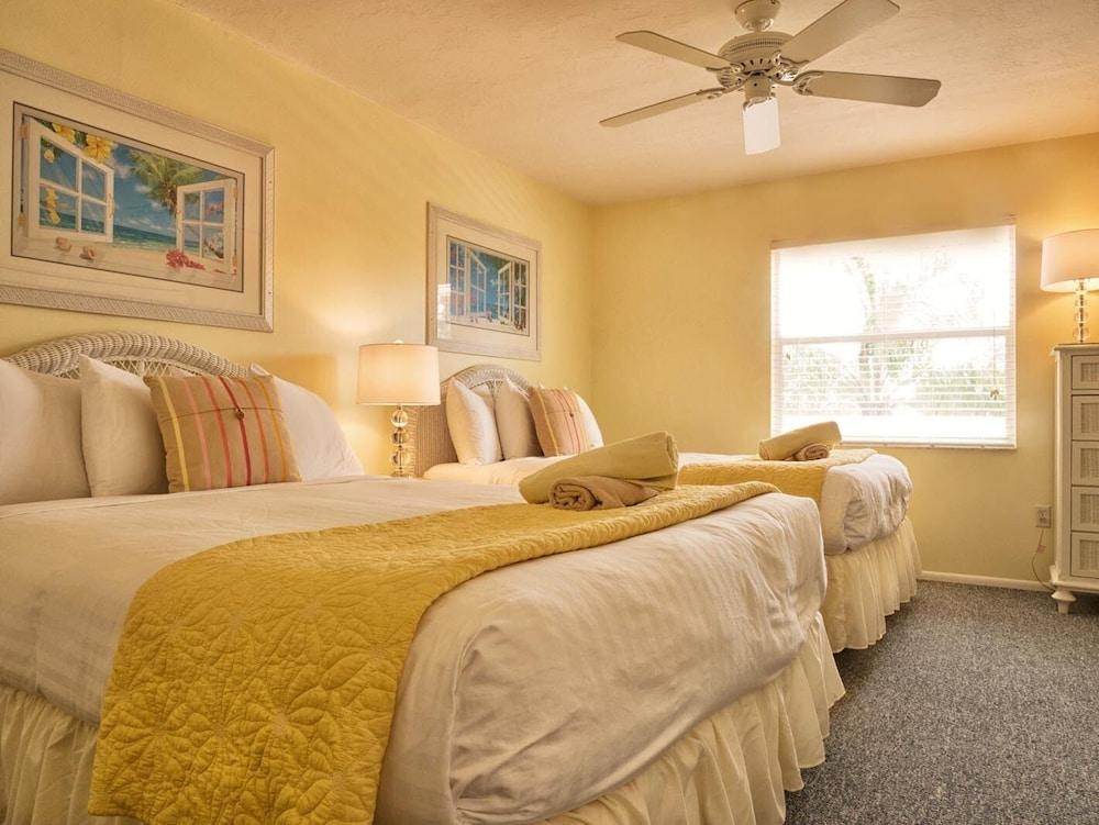 Siesta Palms By the Beach photo 41