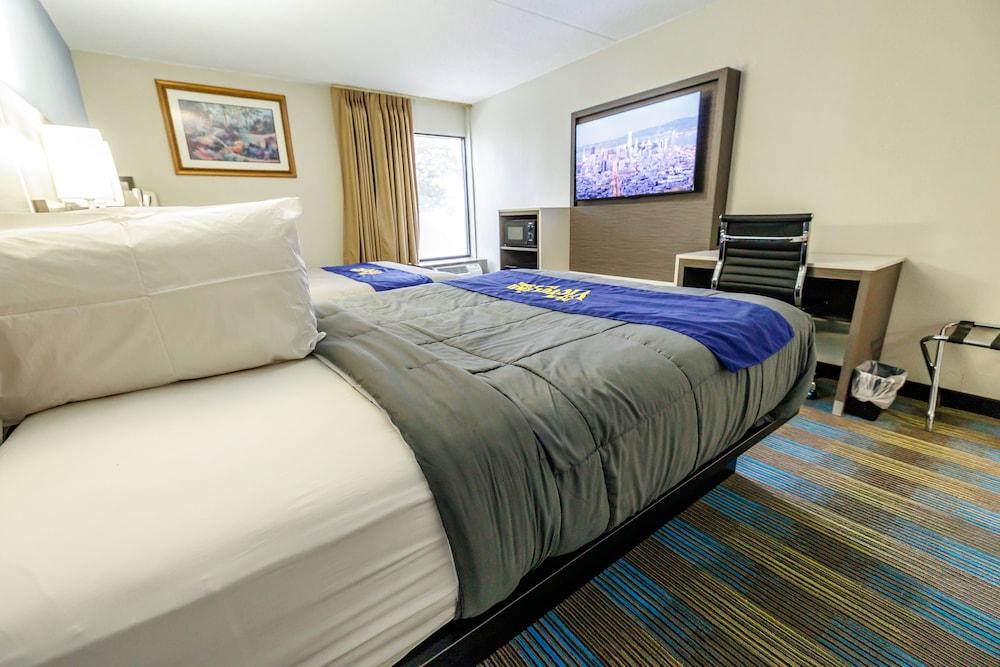 New Victorian Inn & Suites photo 16