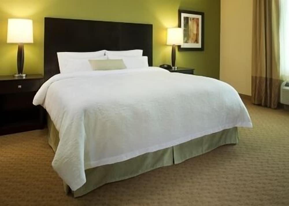 Hampton Inn Butler photo 12