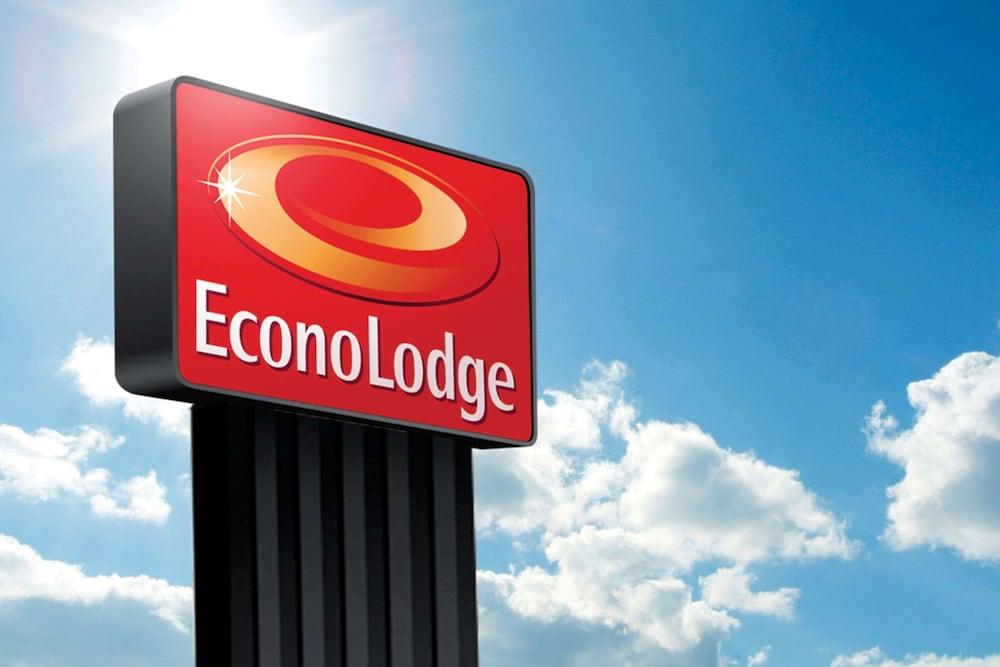 Econo Lodge photo 17