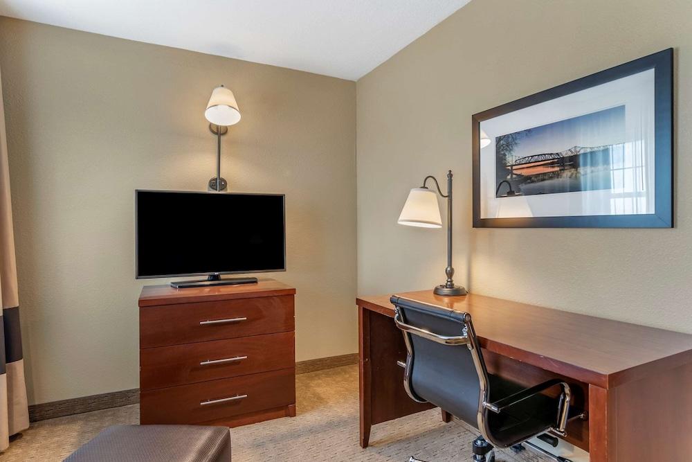 Comfort Inn Warrensburg Station photo 13