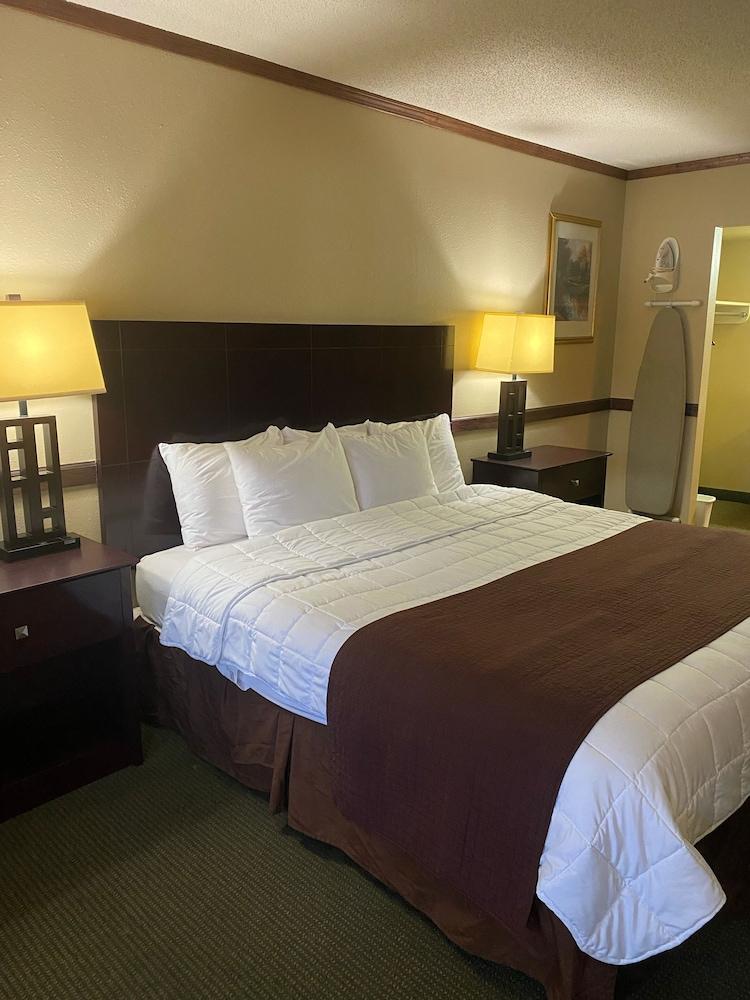 Cherokee Lodge photo 13